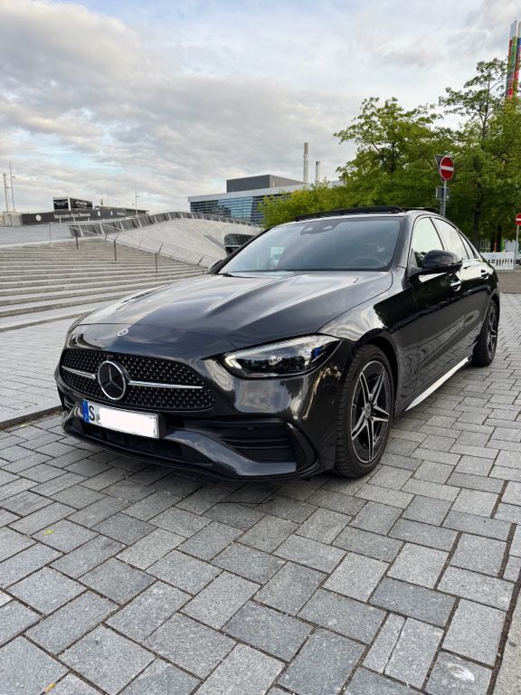 Schwarz Gebraucht 2022 Mercedes C300 AMG Limousine | 49.900 € (Teuer) - Bild 1/4
