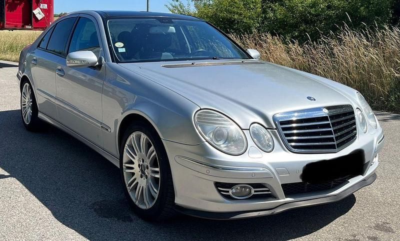 Silber Gebraucht 2007 Mercedes E320 Avantgarde Limousine | 2.900 € (Superpreis) - Bild 1/4