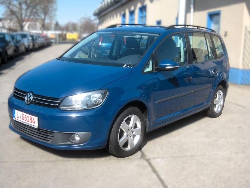 Gebraucht VW Touran Trendline 105 PS (77 kW) 2012 Blau Van / Kleinbus
