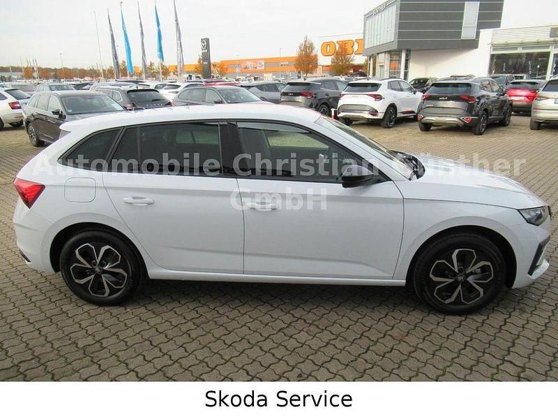 Neu Skoda Scala Selection 116 PS (85 kW) 2025 Weiß Kleinwagen