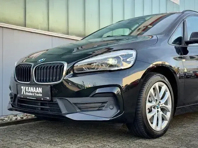Gebraucht BMW 218 Gran Tourer Advantage 150 PS (110 kW) 2022 Schwarz Van / Kleinbus