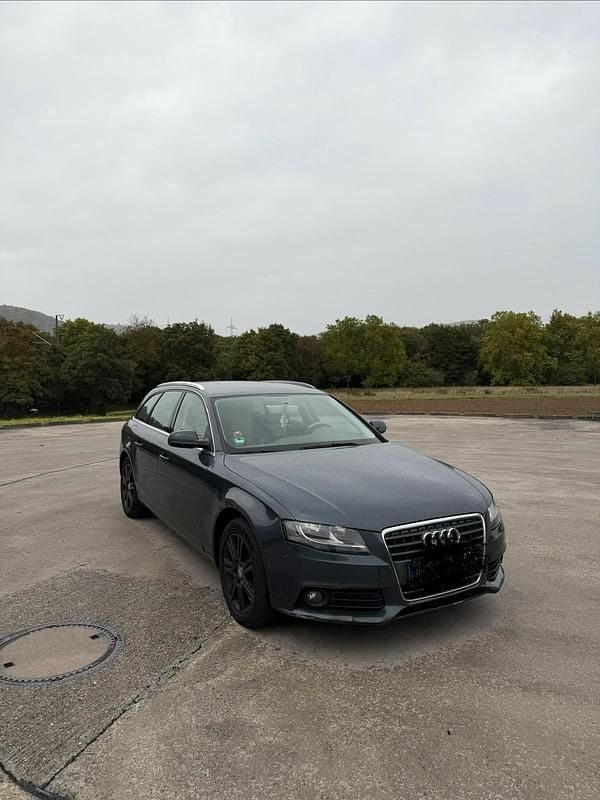 Grau Gebraucht 2010 Audi A4 Attraction Kombi | 5.400 € (Superpreis) - Bild 1/4