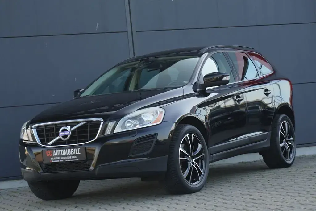 Gebraucht Volvo XC60 Momentum 241 PS (177 kW) 2012 Schwarz SUV