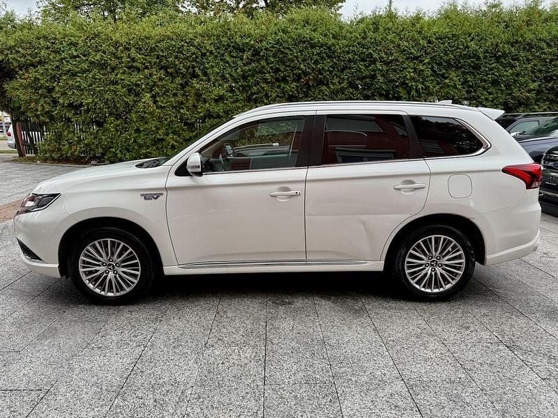 Gebraucht Mitsubishi Outlander P-HEV Diamant Edition 135 PS (99 kW) 2019 Weiß SUV