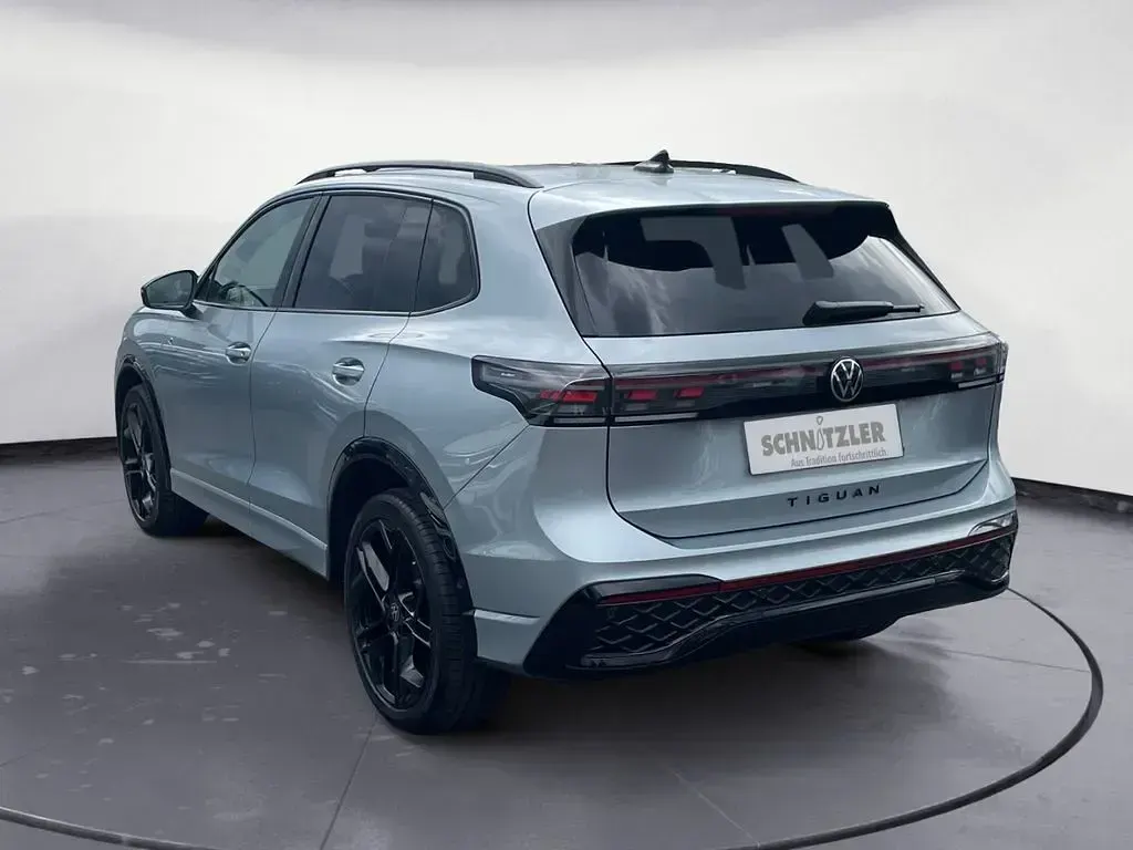 Usata VW Tiguan R-line 193 CV (141 kW) 2024 Argento SUV