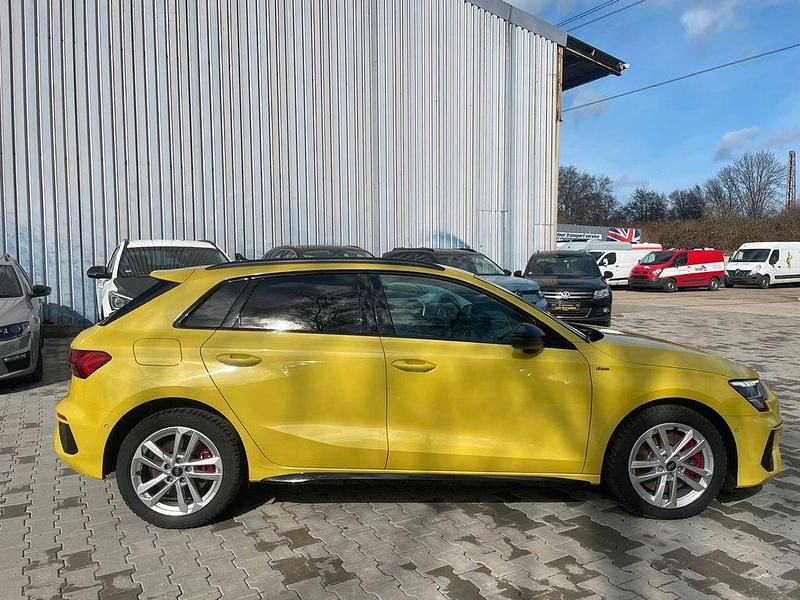 Gebraucht Audi A3 S-Line 150 PS (110 kW) 2024 Gelb Limousine