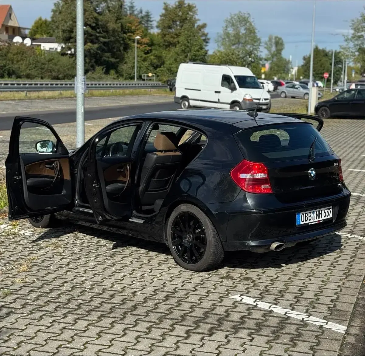 Gebraucht BMW 118 143 PS (105 kW) 2011 Schwarz Kleinwagen