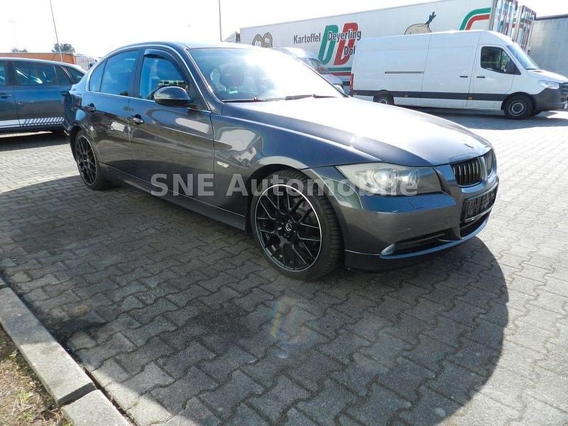 Gebraucht BMW 325 Advantage 218 PS (160 kW) 2006 Grau Limousine