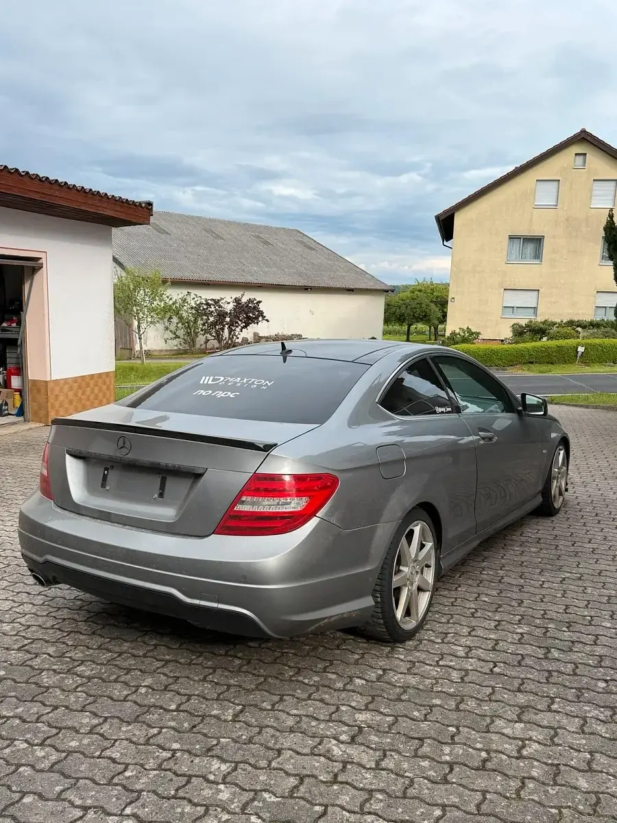 Gebraucht Mercedes C220 170 PS (125 kW) 2011 Grau Coupé