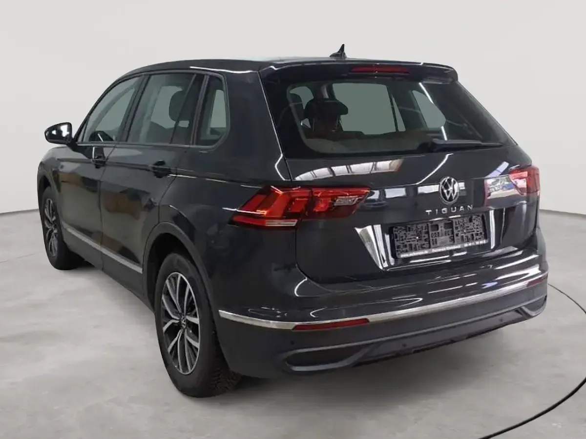 Gebraucht VW Tiguan 150 PS (110 kW) 2023 Uranograu SUV