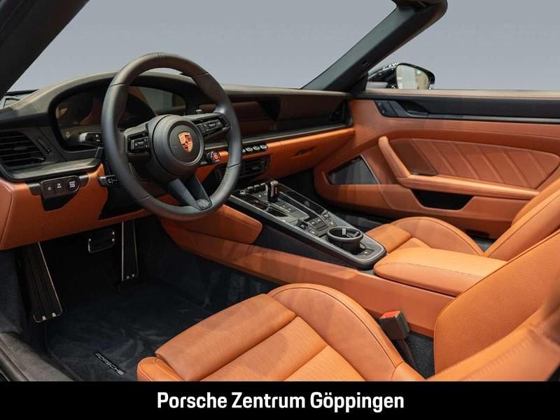 Neu Porsche 992 541 PS (397 kW) 2025 Tiefschwarzmetallic Coupé