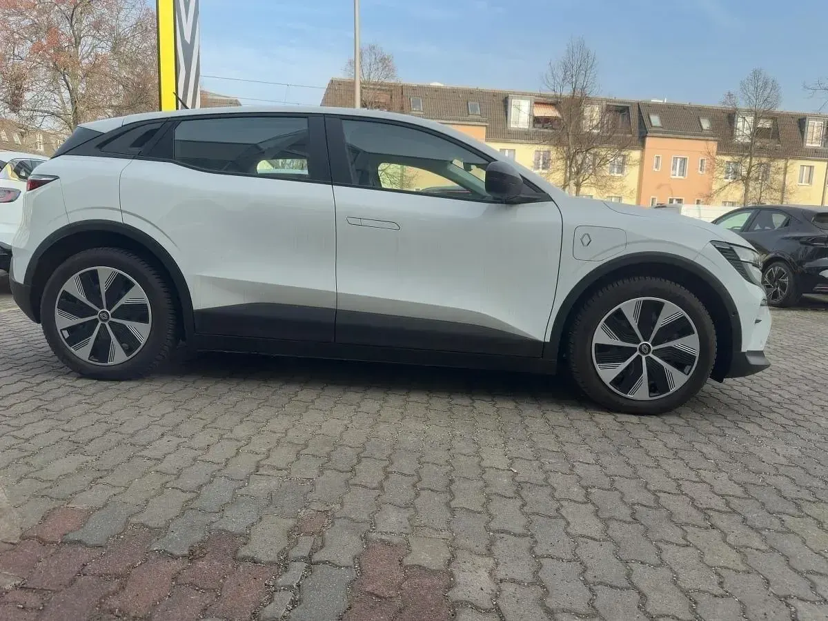 Gebraucht Renault Megane E-Tech 55 kW (75 PS) 2024 Weiß Limousine