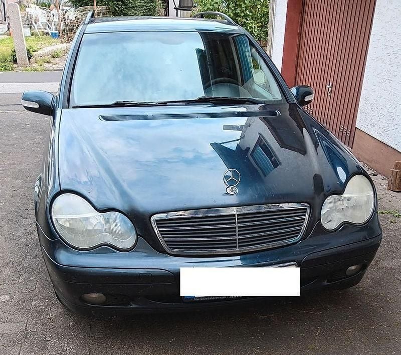 Blau Gebraucht 2003 Mercedes C200 Classic Limousine | 700 € (Guter Preis) - Bild 1/1