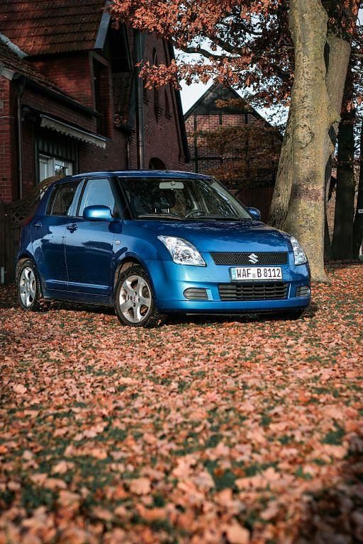 Blau Gebraucht 2006 Suzuki Swift Comfort+ Limousine | 1.650 € (Fairer Preis) - Bild 1/4