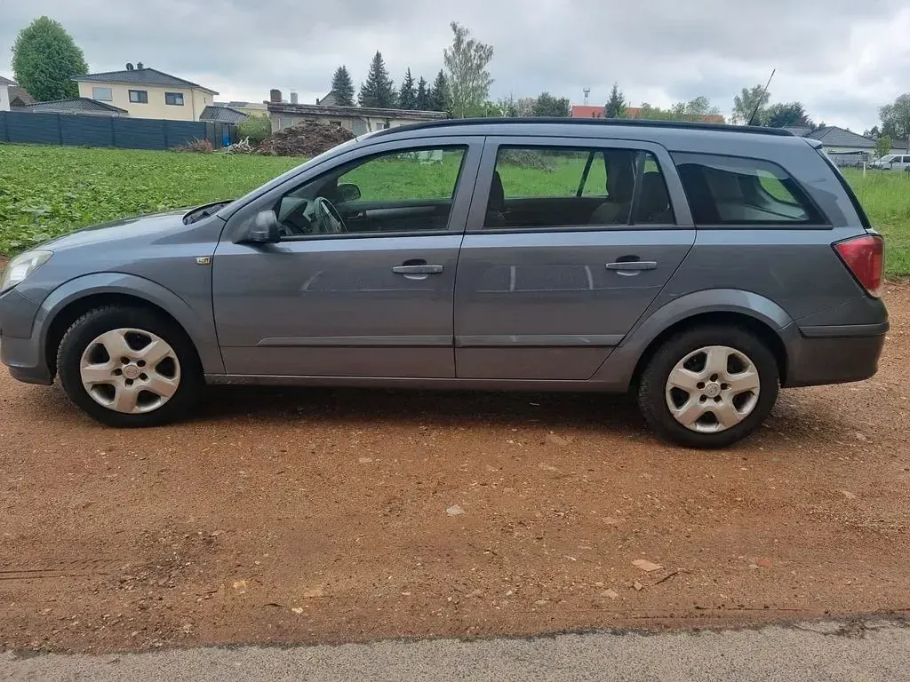 Gebraucht Opel Astra 90 PS (66 kW) 2006 Grau Limousine