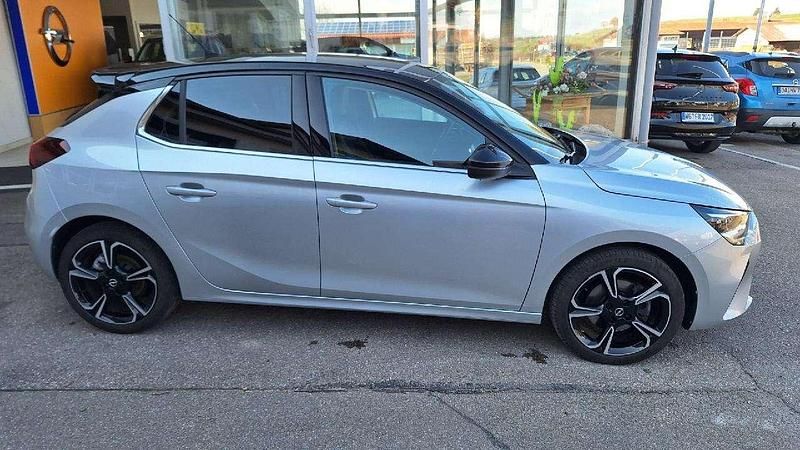 Gebraucht Opel Corsa Elegance 101 PS (74 kW) 2022 Kristall silber Kleinwagen
