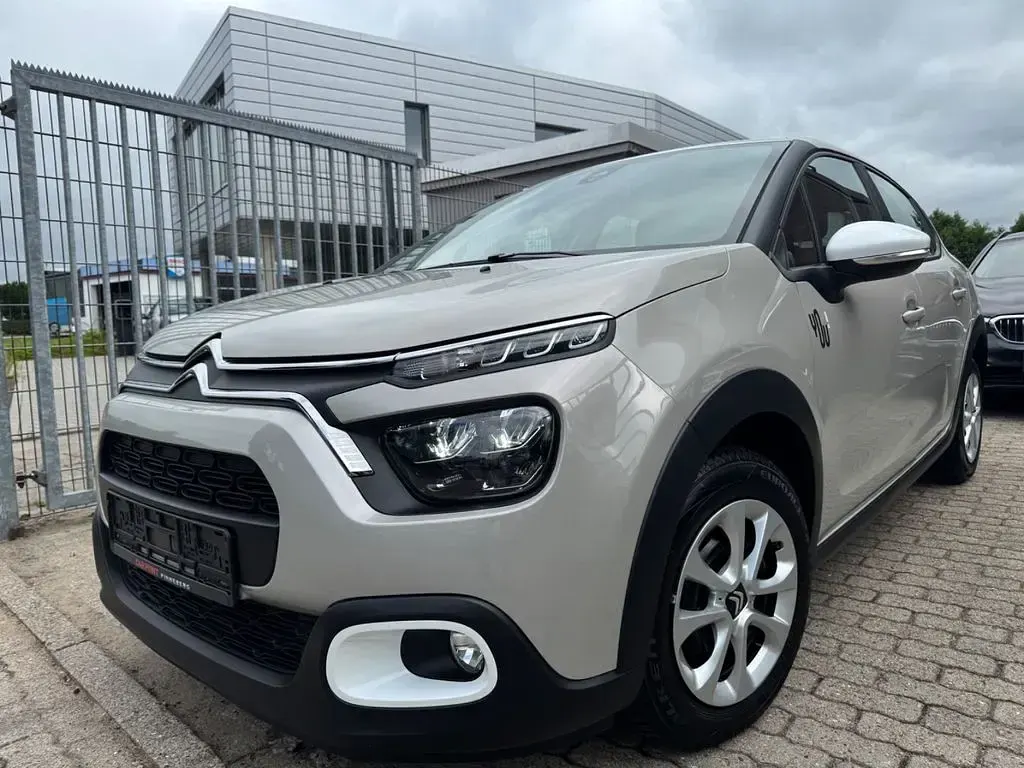 Gebraucht Citroën C3 82 PS (60 kW) 2024 Grau Limousine