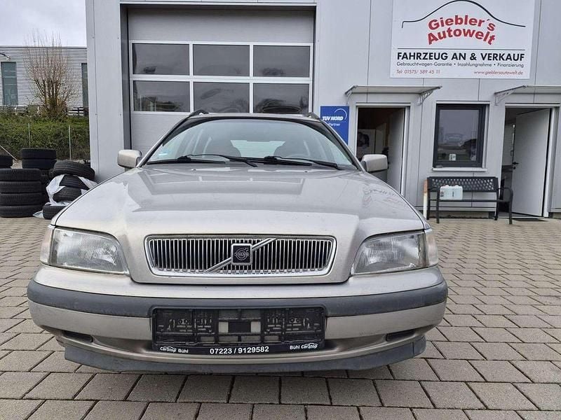 Gebraucht Volvo V40 140 PS (102 kW) 1998 Grau Kombi