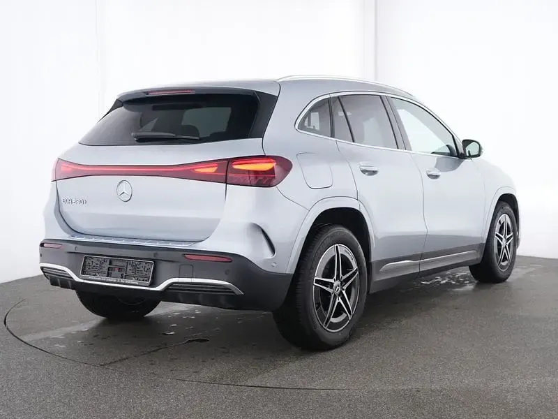 Gebraucht Mercedes EQA250+ AMG 139 kW (190 PS) 2025 Silber SUV