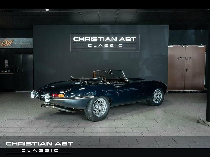 Second-hand Jaguar E-Type 209 CP (153 kW) 1963 Albastru Cabrio
