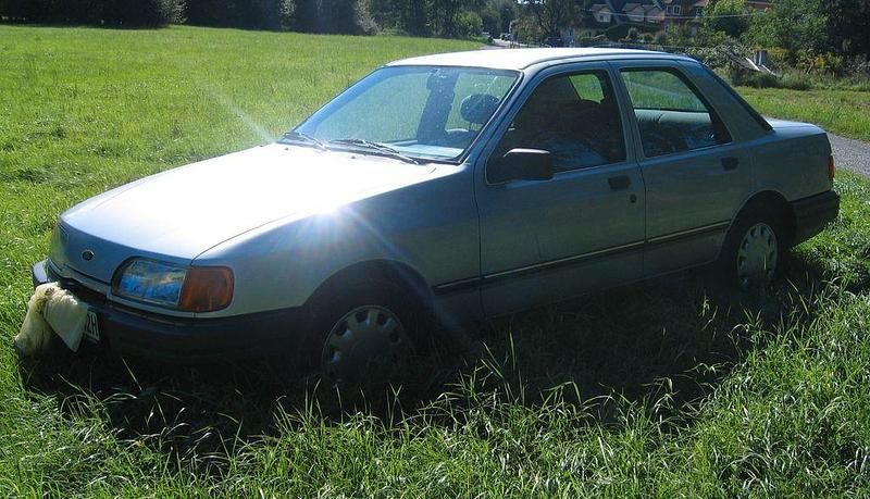 Gebraucht Ford Sierra 101 PS (74 kW) 1988 Silber Limousine