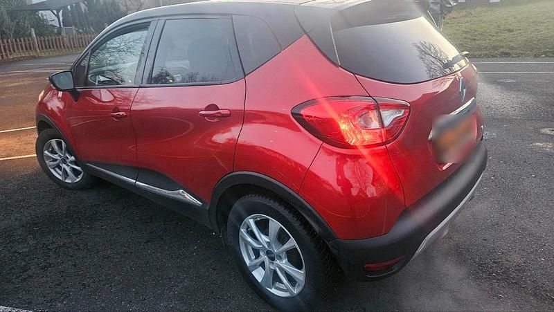 Second-hand Renault Captur 120 CP (88 kW) 2015 Roșu SUV