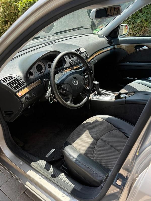 Usata Mercedes E320 224 CV (164 kW) 2005 Berlina