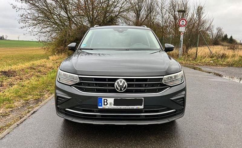 Gebraucht VW Tiguan 150 PS (110 kW) 2021 Grau SUV