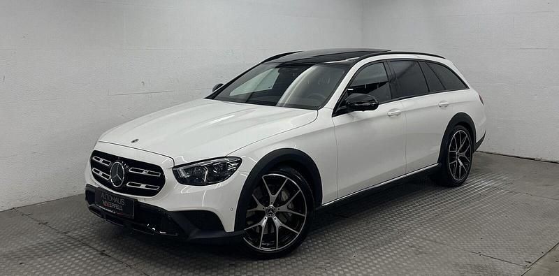 Weiß Gebraucht 2023 Mercedes E400 AMG Kombi | 53.400 € (Fairer Preis) - Bild 1/4