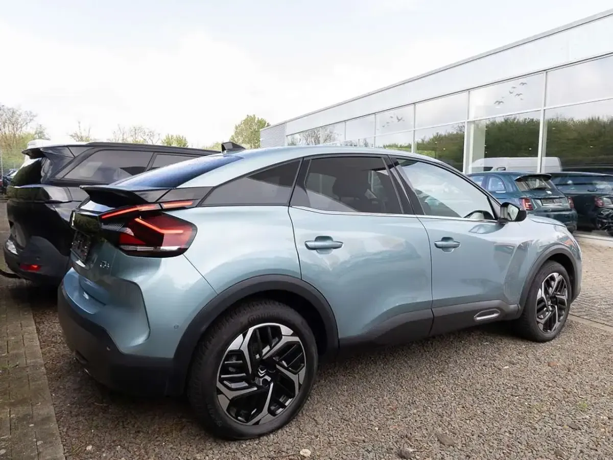 Używany Citroën C4 PureTech 131 KM (96 kW) 2023 Szary SUV