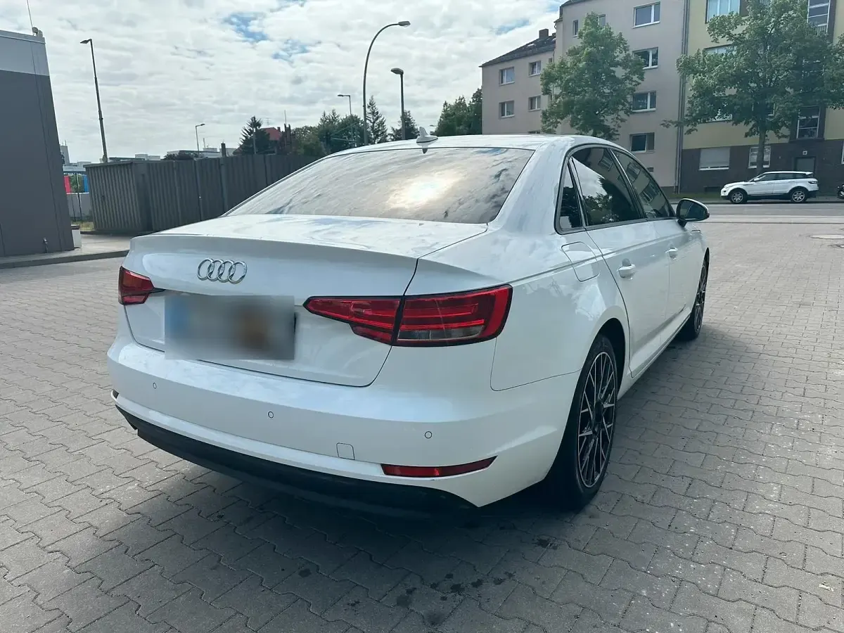 Gebraucht Audi A4 122 PS (89 kW) 2018 Weiß Limousine