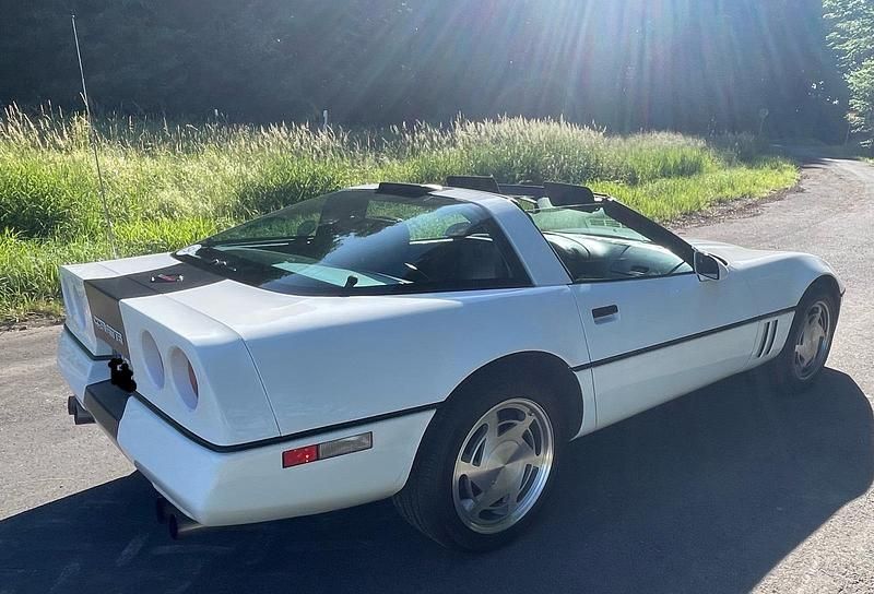 Weiß Gebraucht 1990 Chevrolet Corvette C4 Coupé | 17.000 € - Bild 1/4