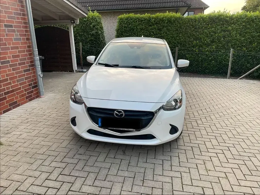 Gebraucht Mazda 2 Center-Line 90 PS (66 kW) 2017 Weiß Limousine