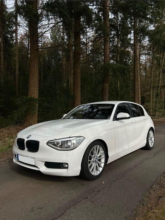 Gebraucht BMW 116 Efficient Dynamics 116 PS (85 kW) 2012 Weiß Kleinwagen