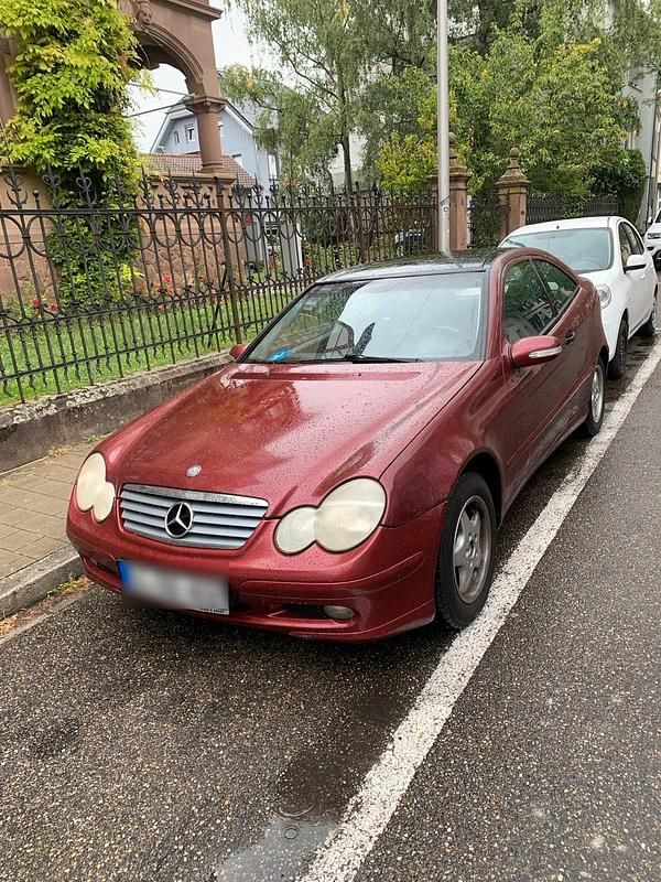 Rot Gebraucht 2001 Mercedes C180 Coupé | 1.000 € (Guter Preis) - Bild 1/4