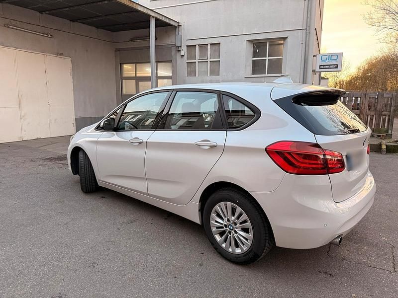Gebraucht BMW 216 116 PS (85 kW) 2018 Weiß Kombi