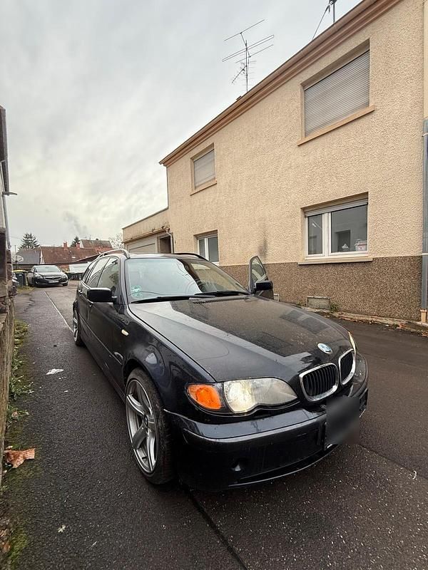 Blau Gebraucht 2005 BMW 320 Kombi | 900 € (Superpreis) - Bild 1/4