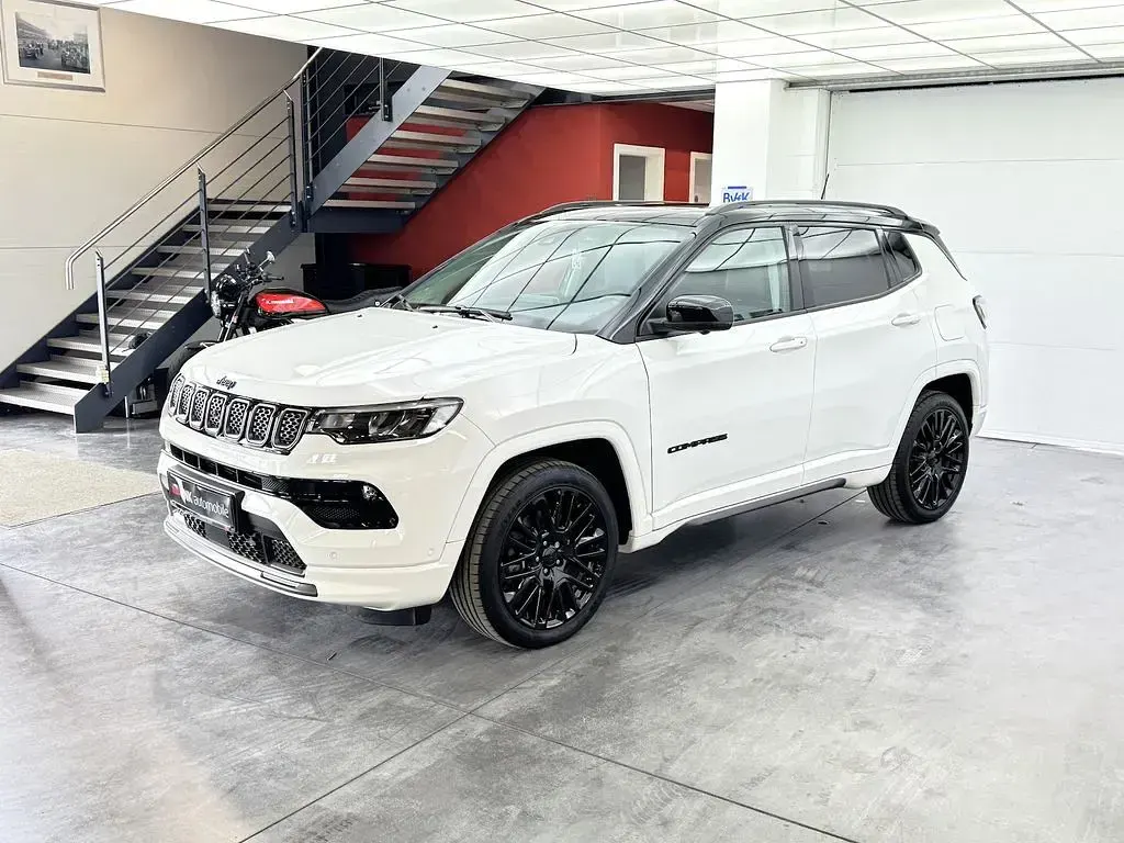 Usata Jeep Compass 241 CV (177 kW) 2022 Bianco SUV