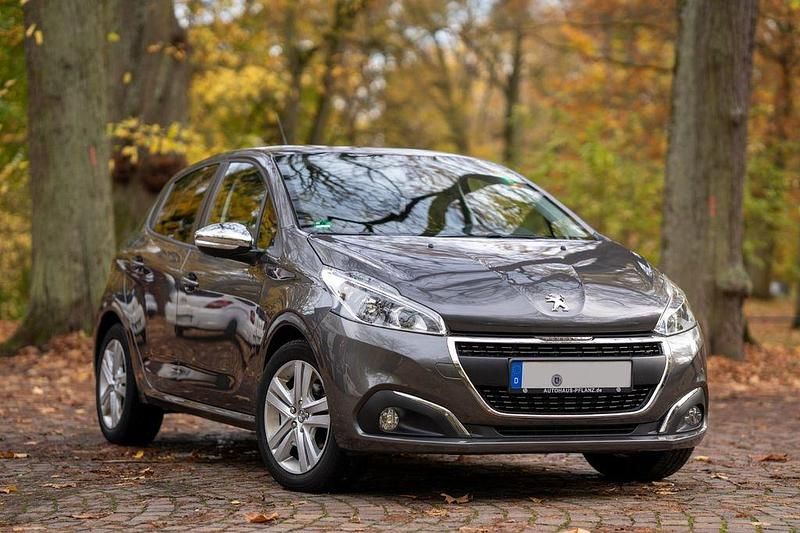Grau Gebraucht 2019 Peugeot 208 Allure Kleinwagen | 8.500 € (Fairer Preis) - Bild 1/4