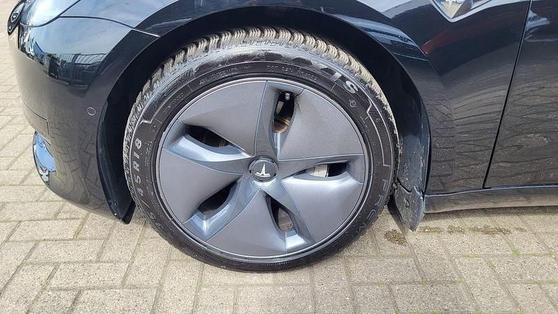 Second-hand Tesla Model 3 239 kW (325 CP) 2020 Negru Berlinǎ