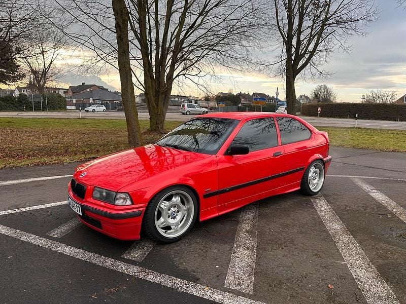 Rot Gebraucht 1997 BMW 318 Basis Limousine | 1.999 € (Superpreis) - Bild 1/4