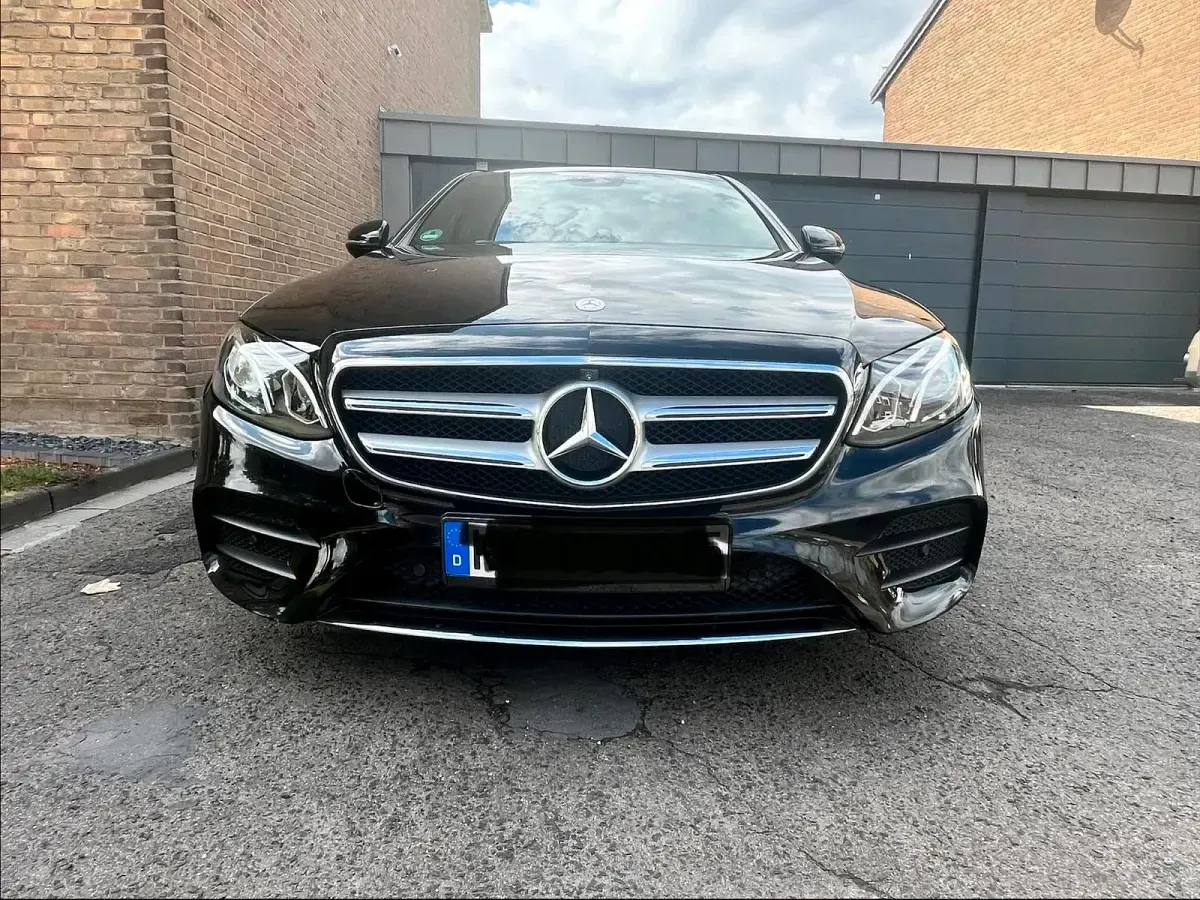 Gebraucht Mercedes 220 AMG line 194 PS (142 kW) 2016 Schwarz Limousine