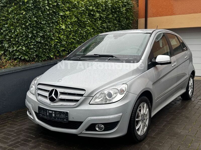 Silber Gebraucht 2009 Mercedes B180 Van / Kleinbus | 4.500 € (Superpreis) - Bild 1/4