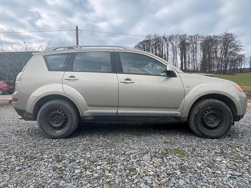 Gebraucht Mitsubishi Outlander 140 PS (102 kW) 2008 Gold SUV