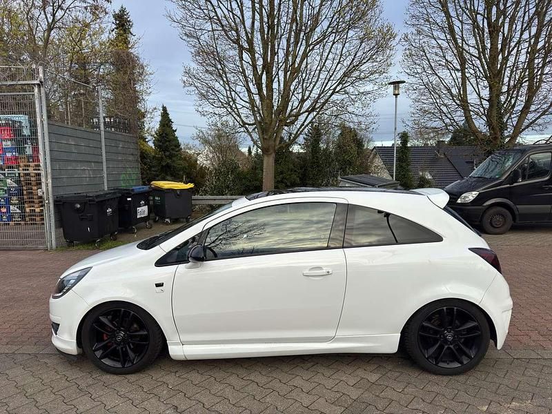 Gebraucht Opel Corsa Edition 90 PS (66 kW) 2008 Casablancaweiss/saphirschwarz Kleinwagen