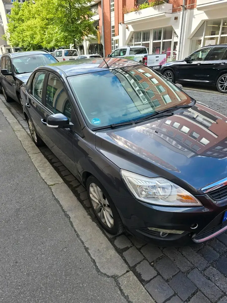 Gebraucht Ford Focus 115 PS (84 kW) 2008 Blau Limousine