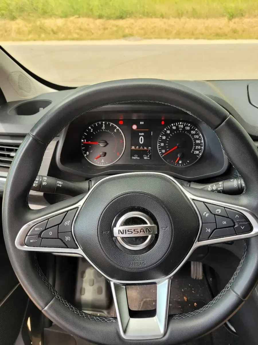 Gebraucht Nissan NV300 N-Connecta 110 PS (80 kW) 2021 Grau Van