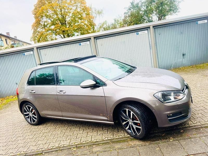 Gebraucht 2014 VW Golf VII Trendline Limousine | 14.400 € (Teuer) - Bild 1/4