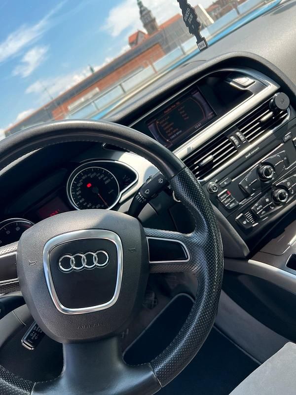 Gebraucht Audi A5 Comfort 179 PS (131 kW) 2009 Andere farben Coupé