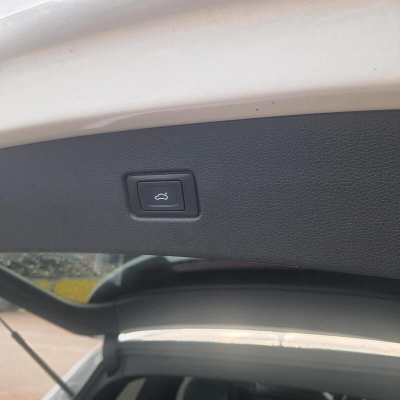 Weiß Gebraucht 2016 Audi Q7 Ambiente SUV | 31.500 € (Guter Preis) - Bild 1/4